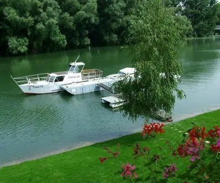 Amstel Hattyu Panzio -erintesmentes Bejelentkezes Győr