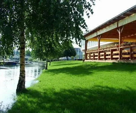 Bed & Breakfast Amstel Hattyu Panzio -erintesmentes Bejelentkezes