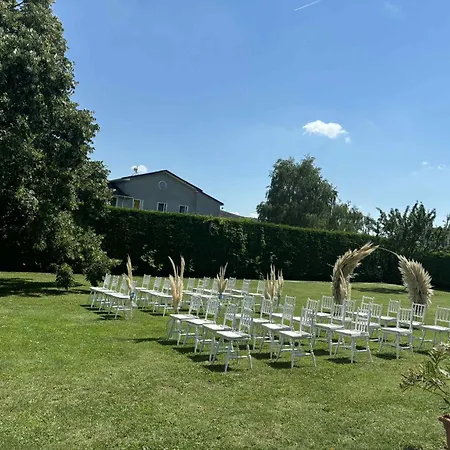 Frühstückspension Amstel Hattyu Panzio -erintesmentes Bejelentkezes Győr