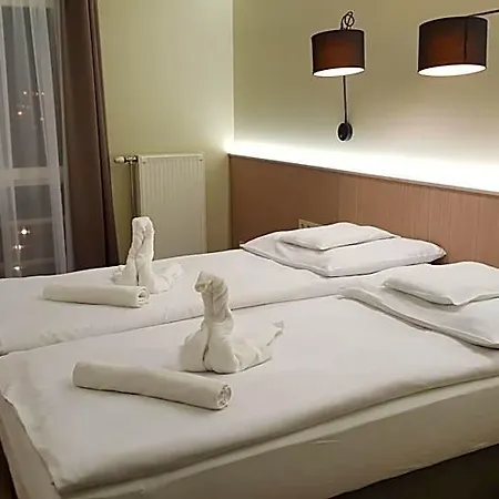 Amstel Hattyu Panzio -erintesmentes Bejelentkezes Bed & Breakfast 3*