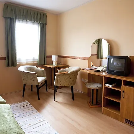 Bed and Breakfast Amstel Hattyu Panzio -erintesmentes Bejelentkezes 2*