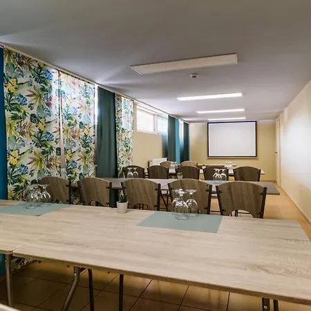 Bed and Breakfast Amstel Hattyu Panzio -erintesmentes Bejelentkezes 2*