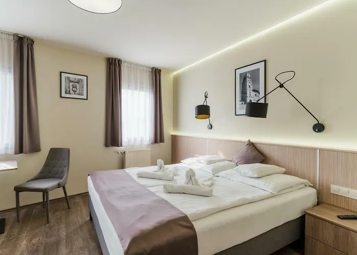 Amstel Hattyu Panzio -erintesmentes Bejelentkezes B&B 3*